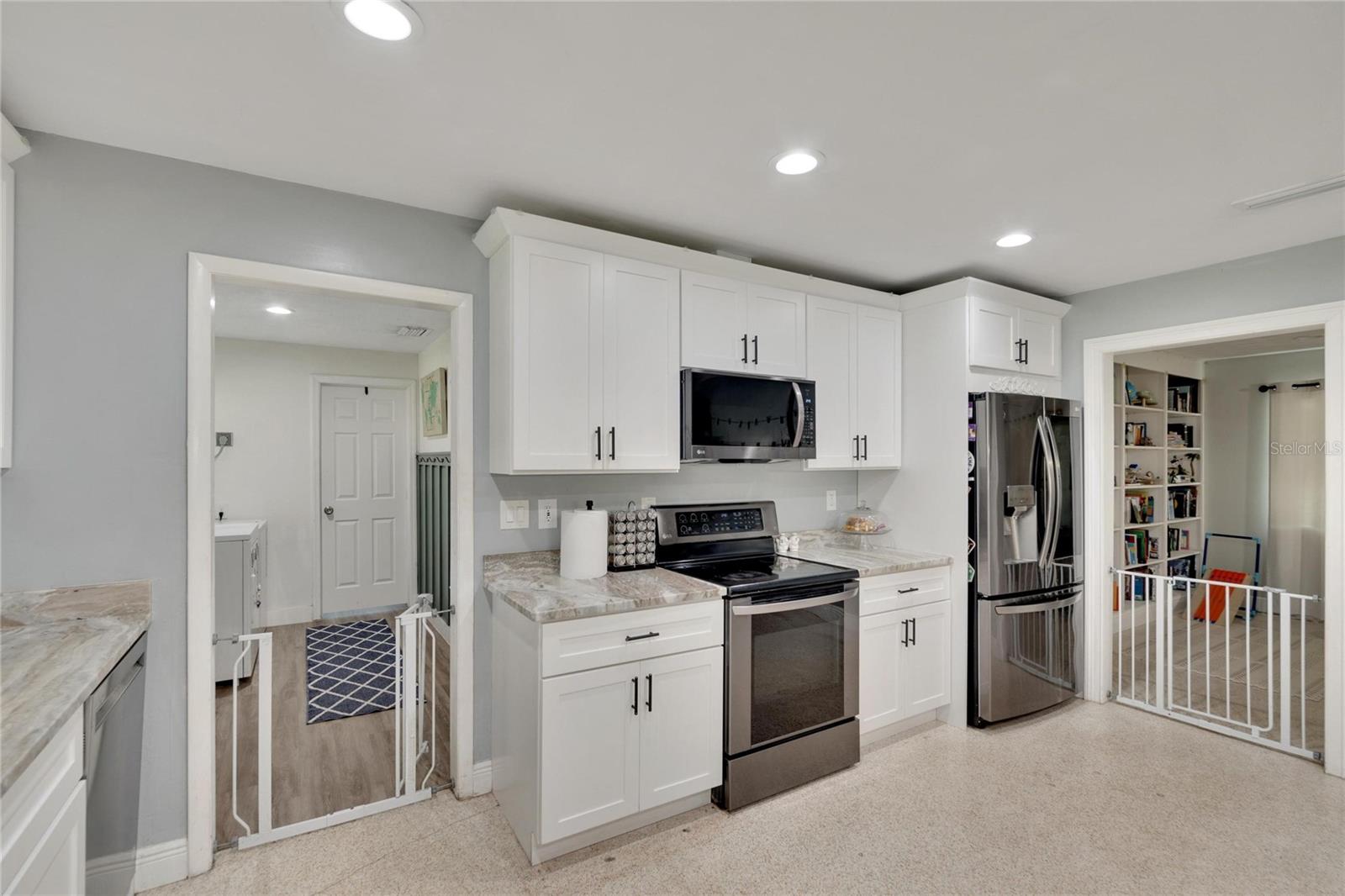 Listing photo id 30 for 1607 Melodie Drive