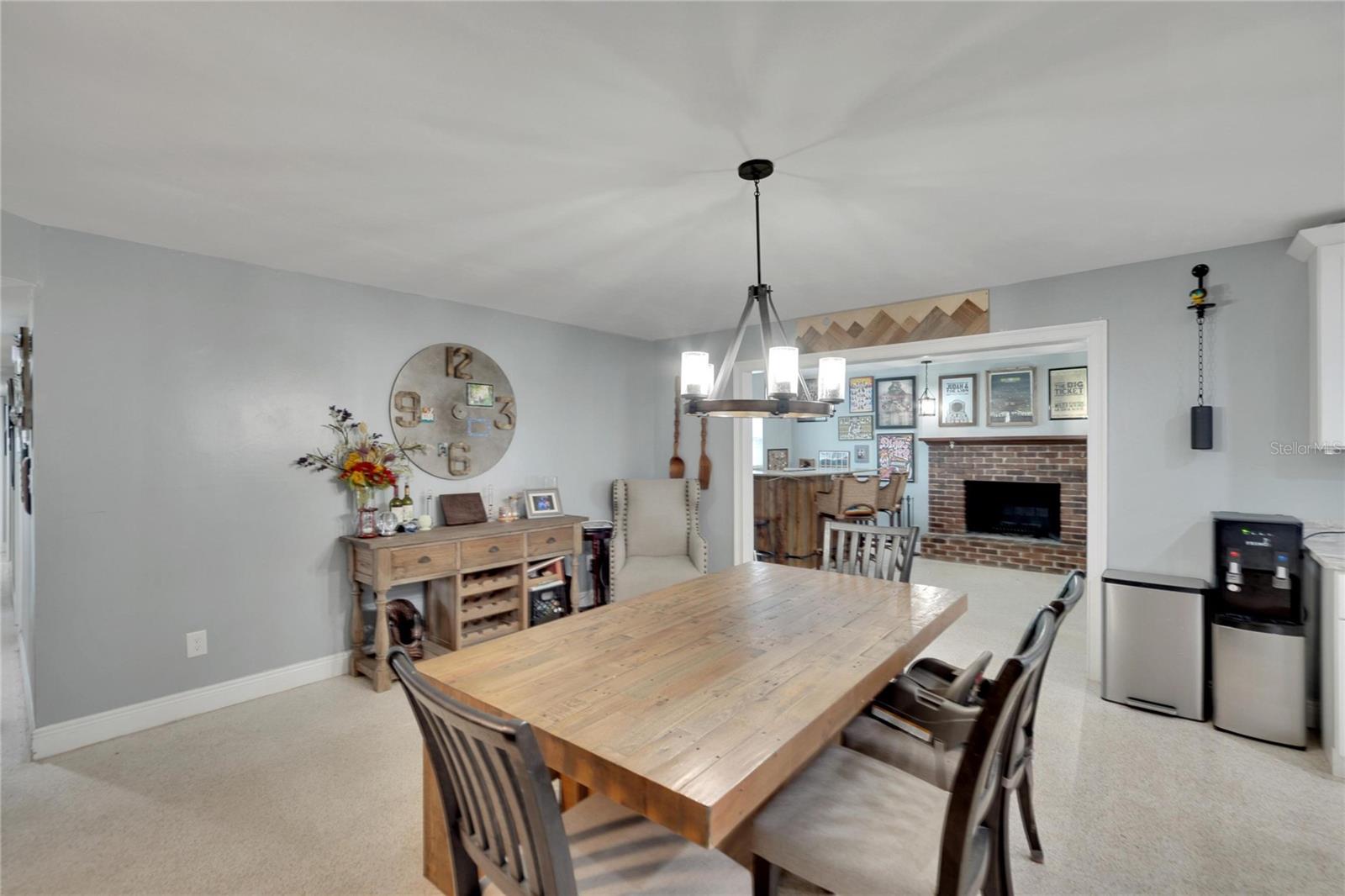 Listing photo id 33 for 1607 Melodie Drive