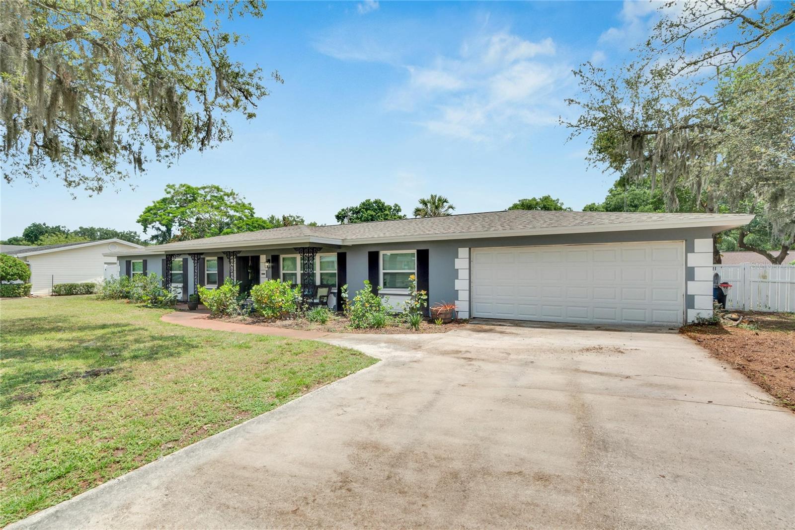 Listing photo id 4 for 1607 Melodie Drive
