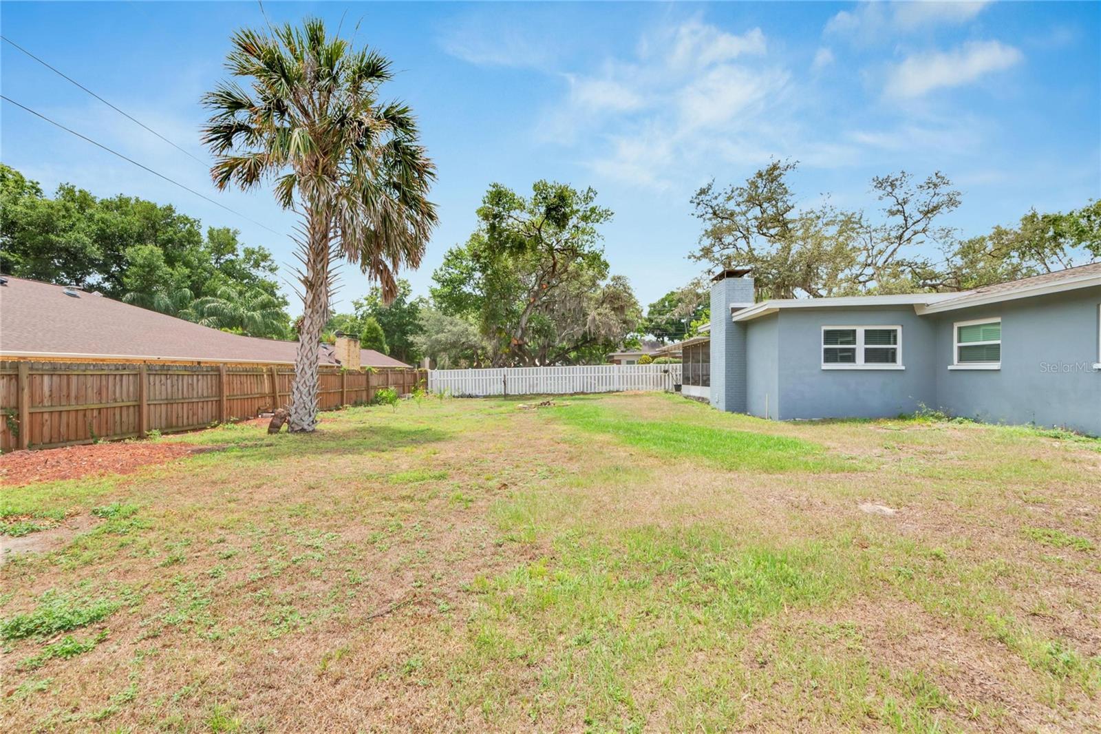 Listing photo id 60 for 1607 Melodie Drive