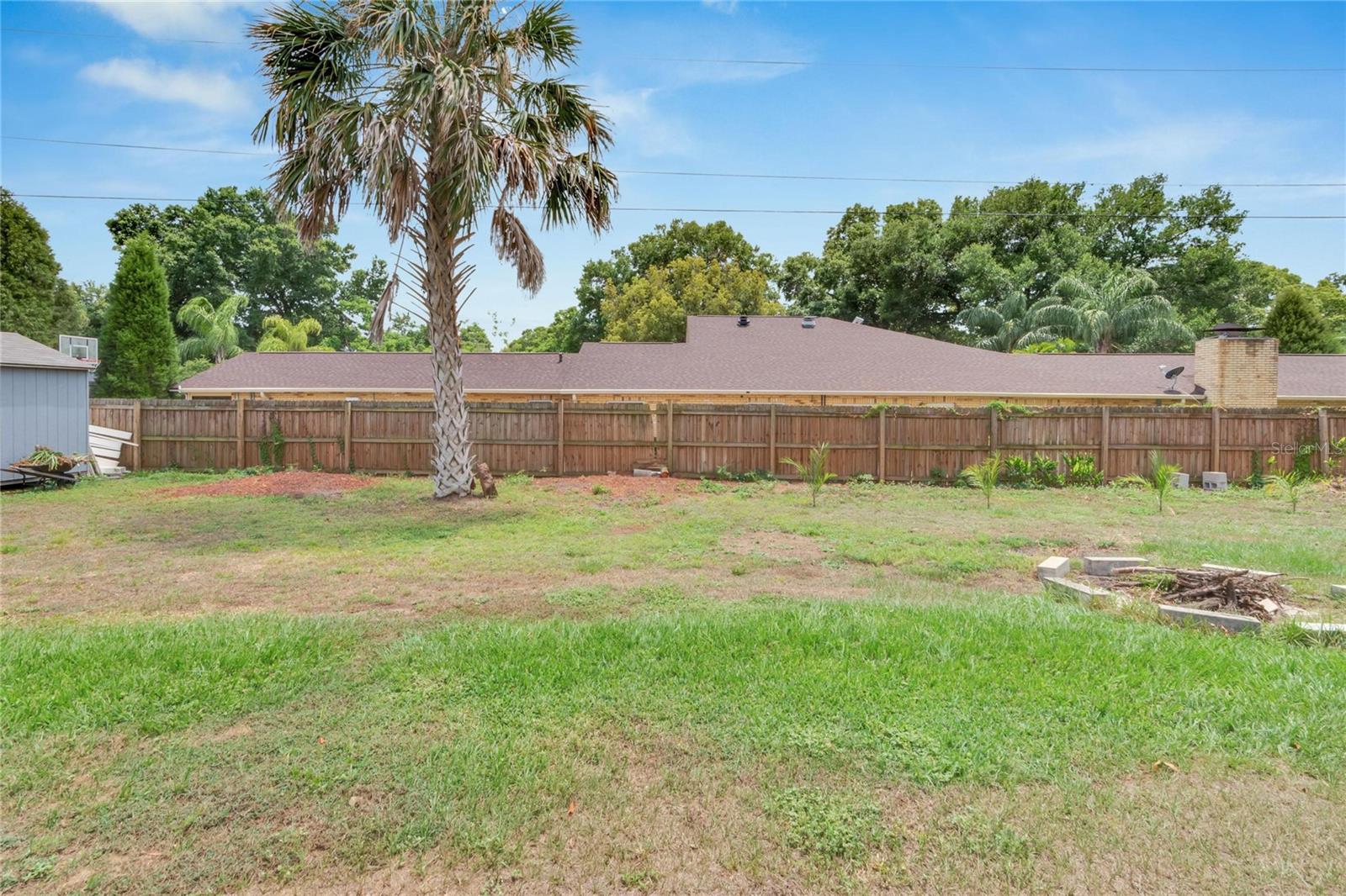 Listing photo id 66 for 1607 Melodie Drive
