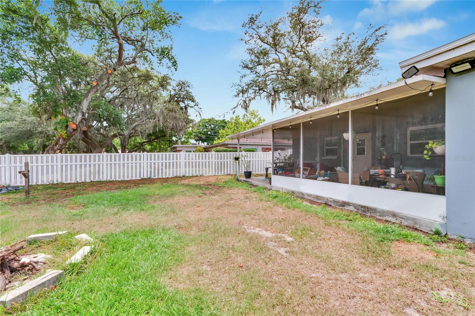 Listing photo id 73 for 1607 Melodie Drive