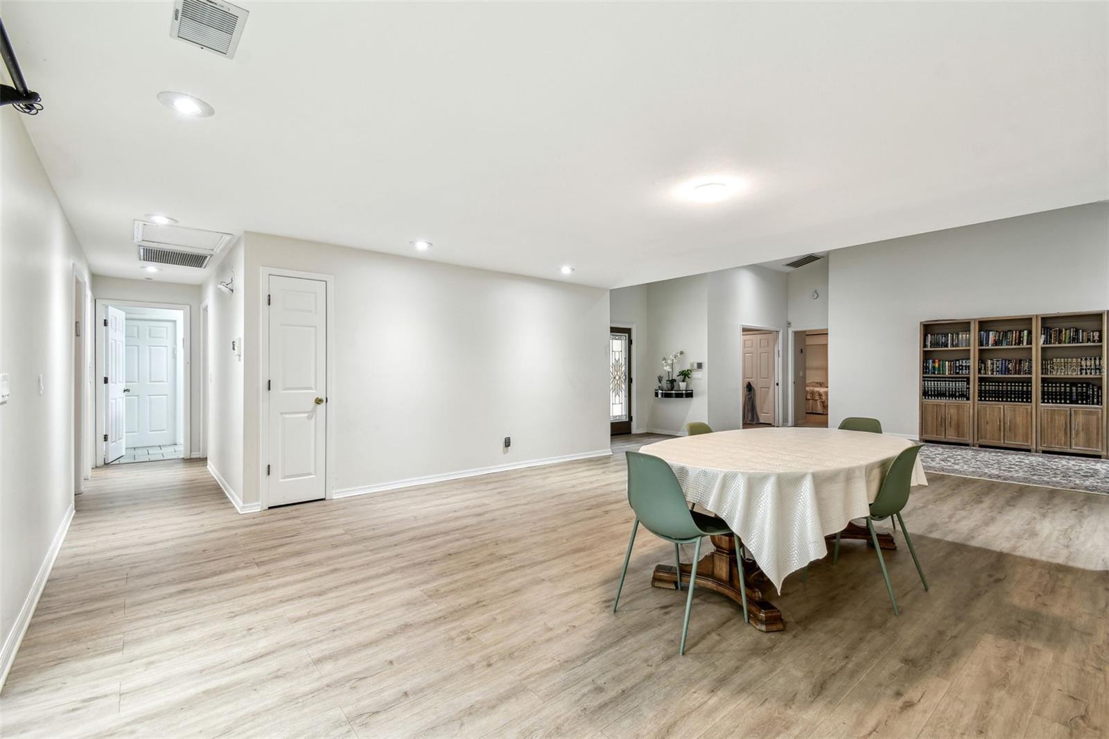 Image 21 of 85 For 5702 Ainsworth Court W