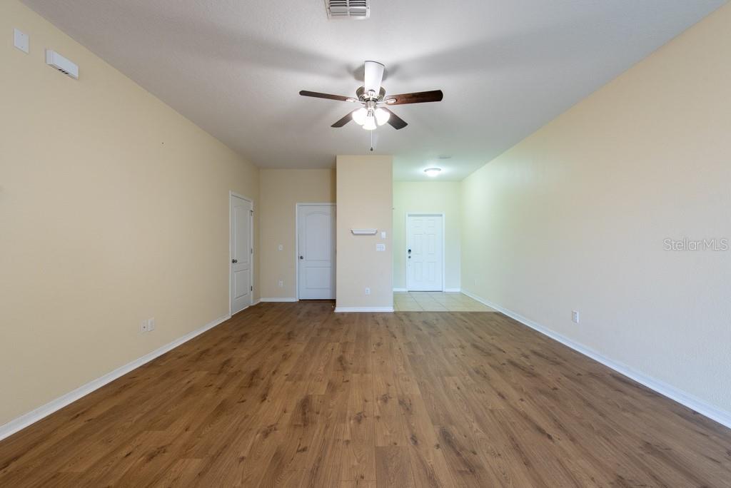 Image 4 of 45 For 11903 Greengate Drive