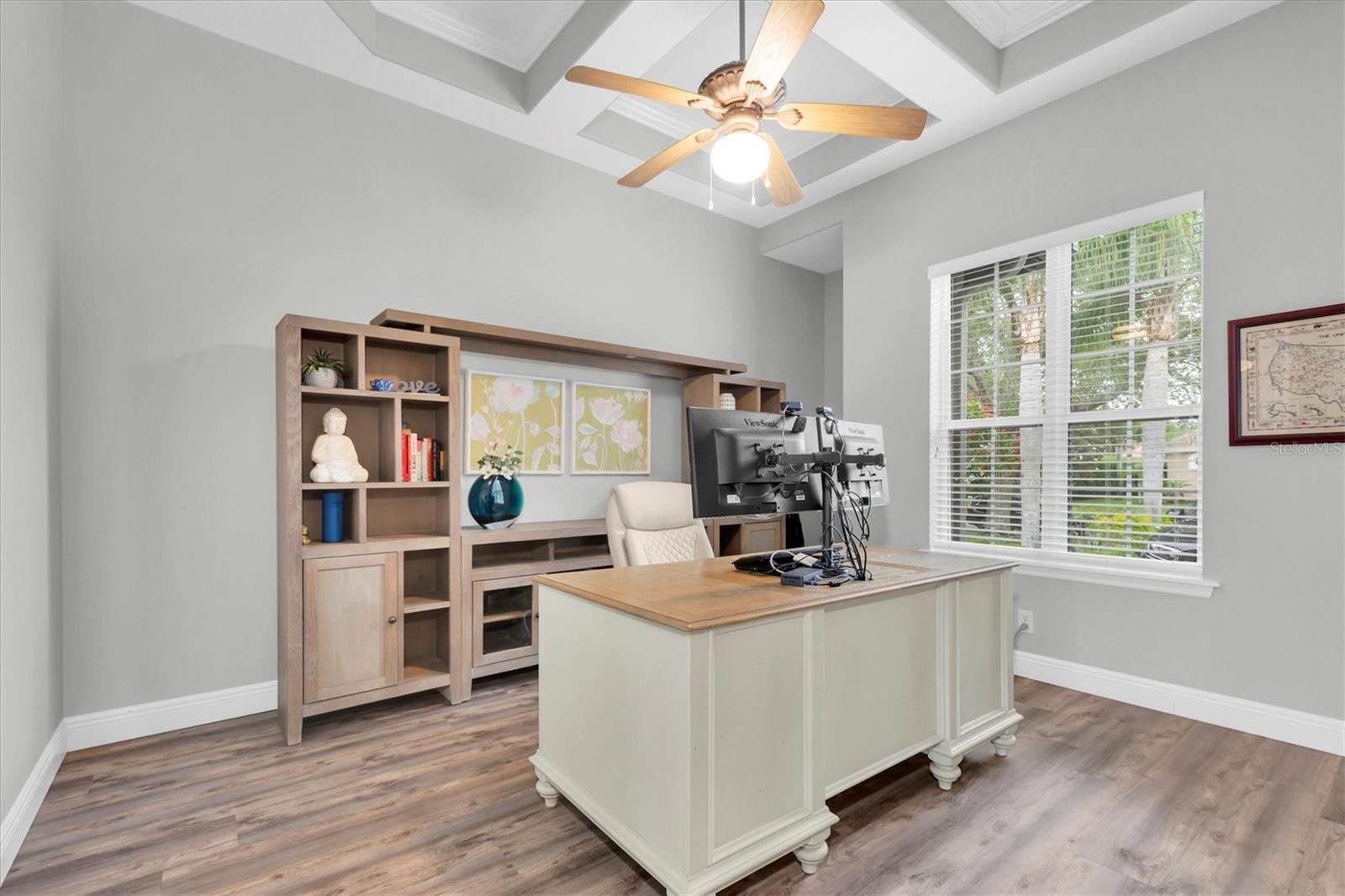 Listing photo id 18 for 3716 Janus Way