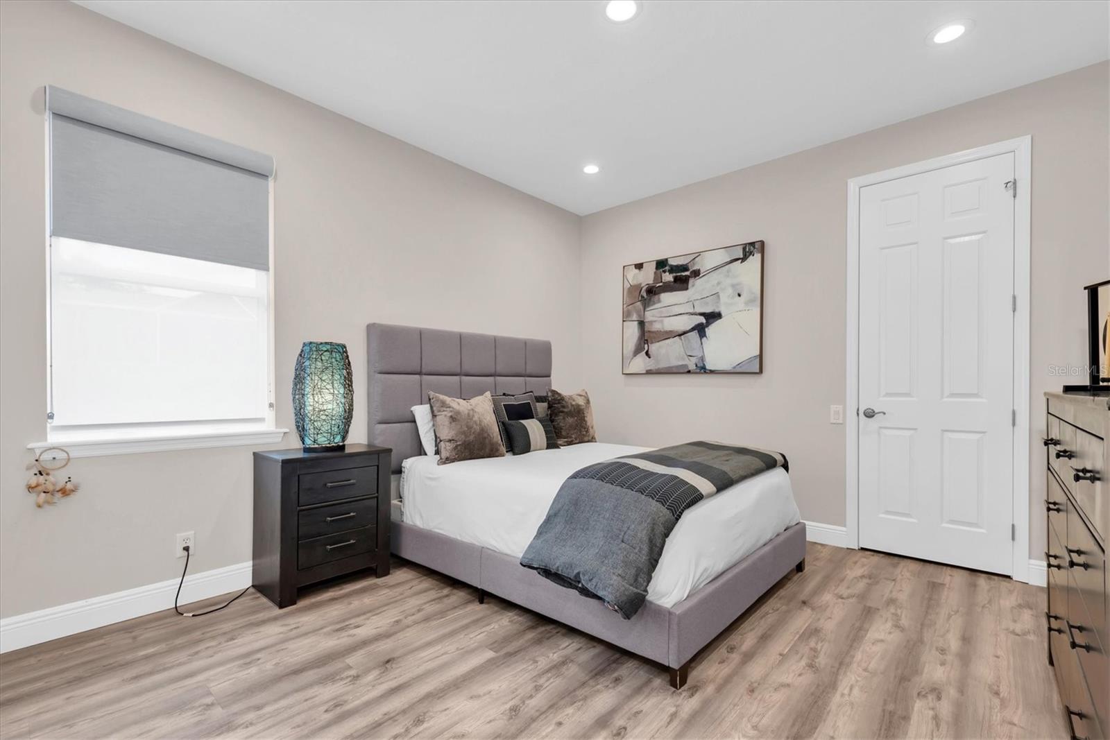 Listing photo id 26 for 3716 Janus Way