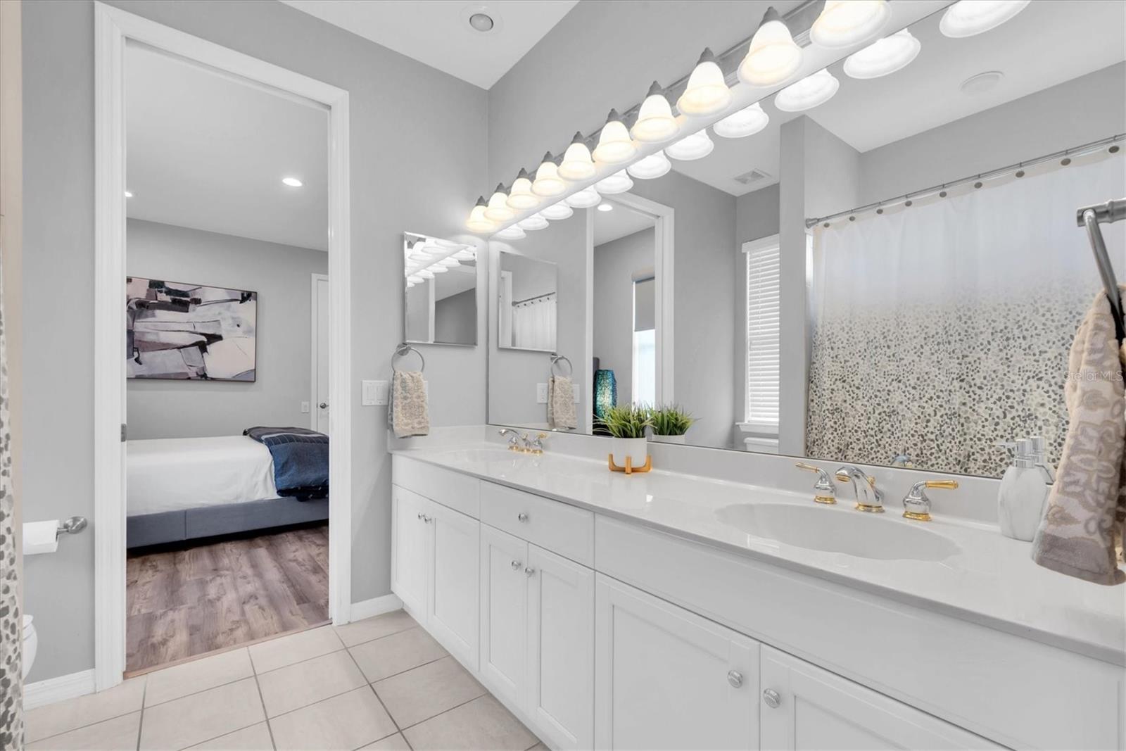 Listing photo id 28 for 3716 Janus Way