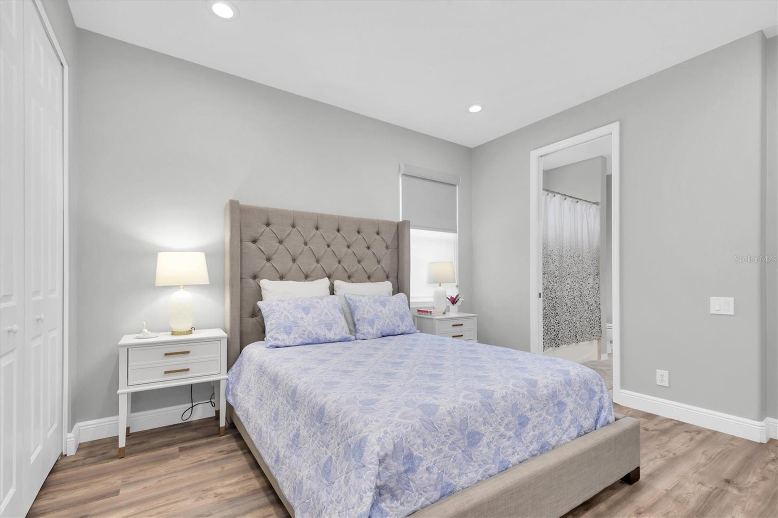 Listing photo id 31 for 3716 Janus Way