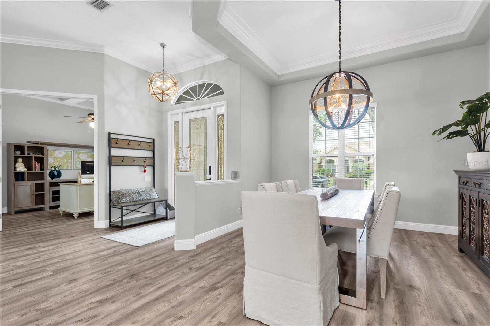 Listing photo id 2 for 3716 Janus Way