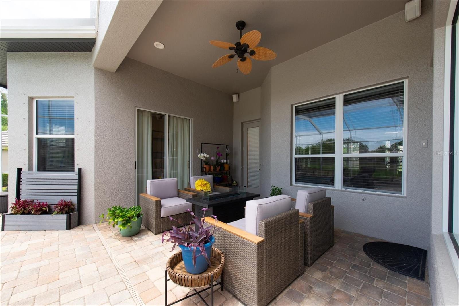 Listing photo id 47 for 3716 Janus Way