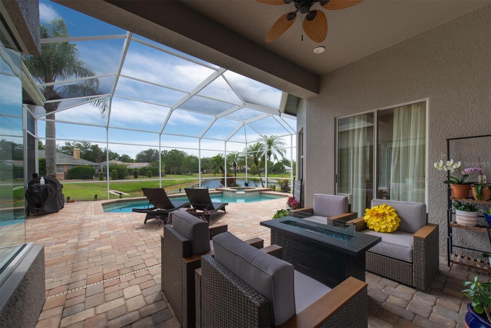 Listing photo id 48 for 3716 Janus Way
