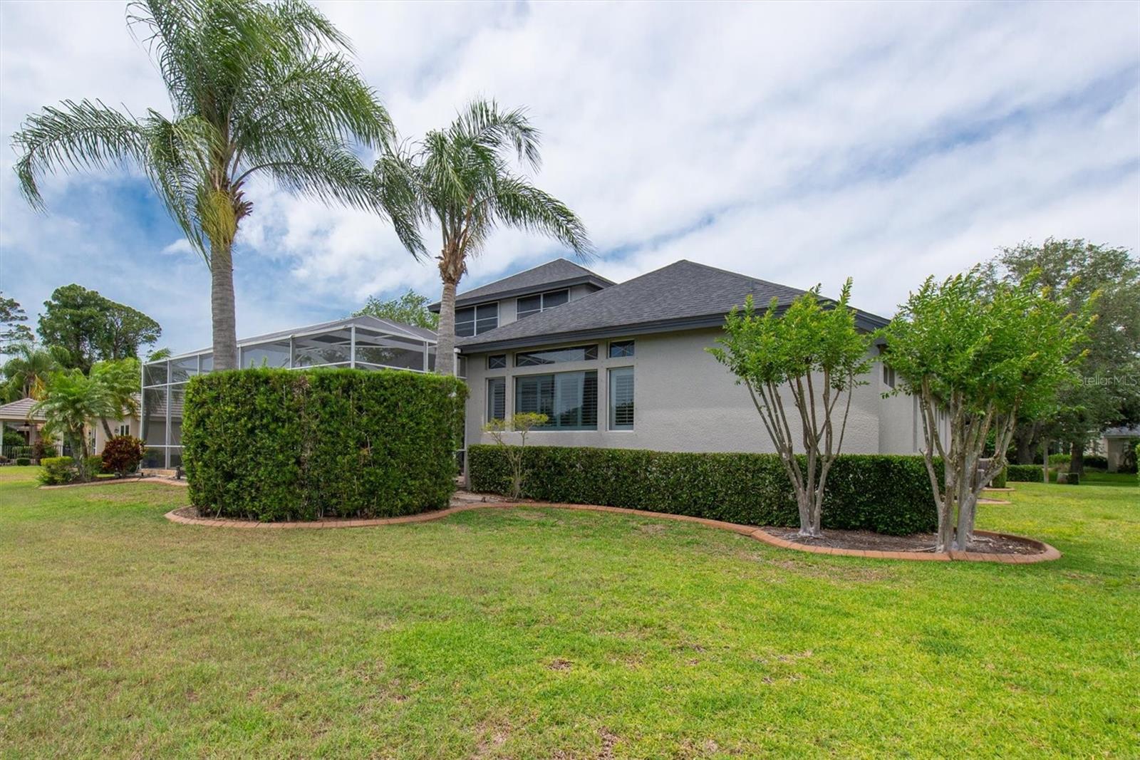 Listing photo id 52 for 3716 Janus Way