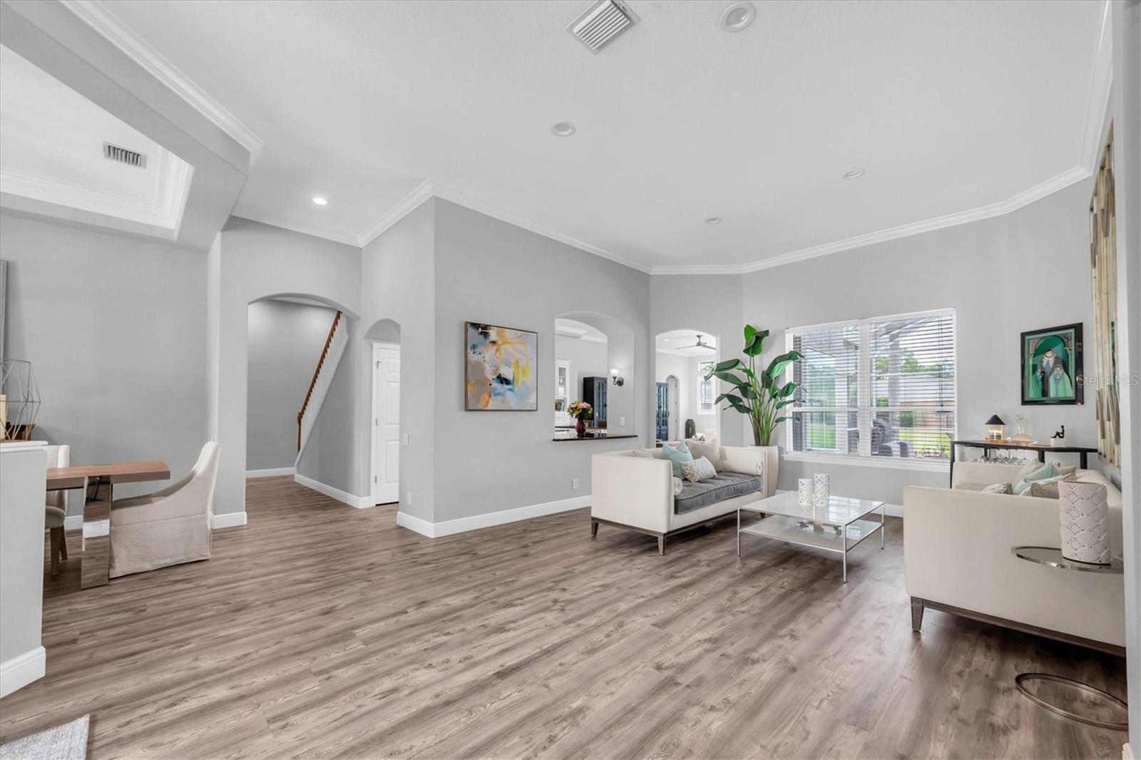 Listing photo id 4 for 3716 Janus Way