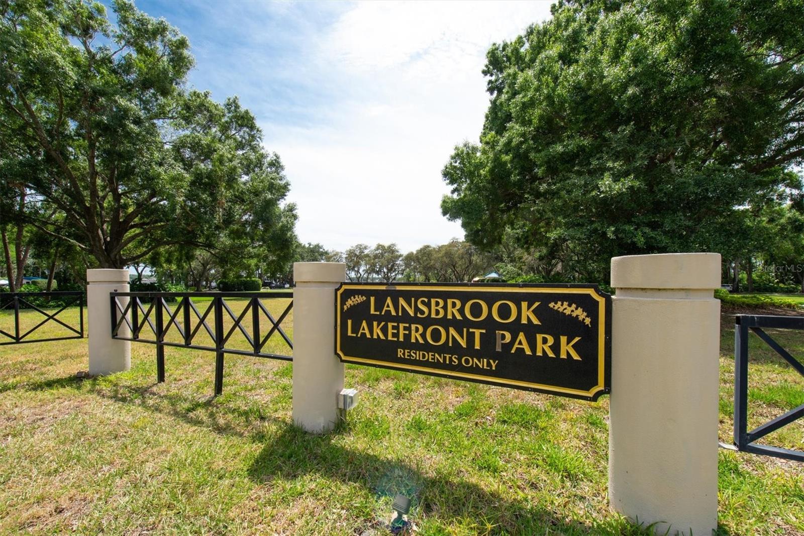 Listing photo id 60 for 3716 Janus Way
