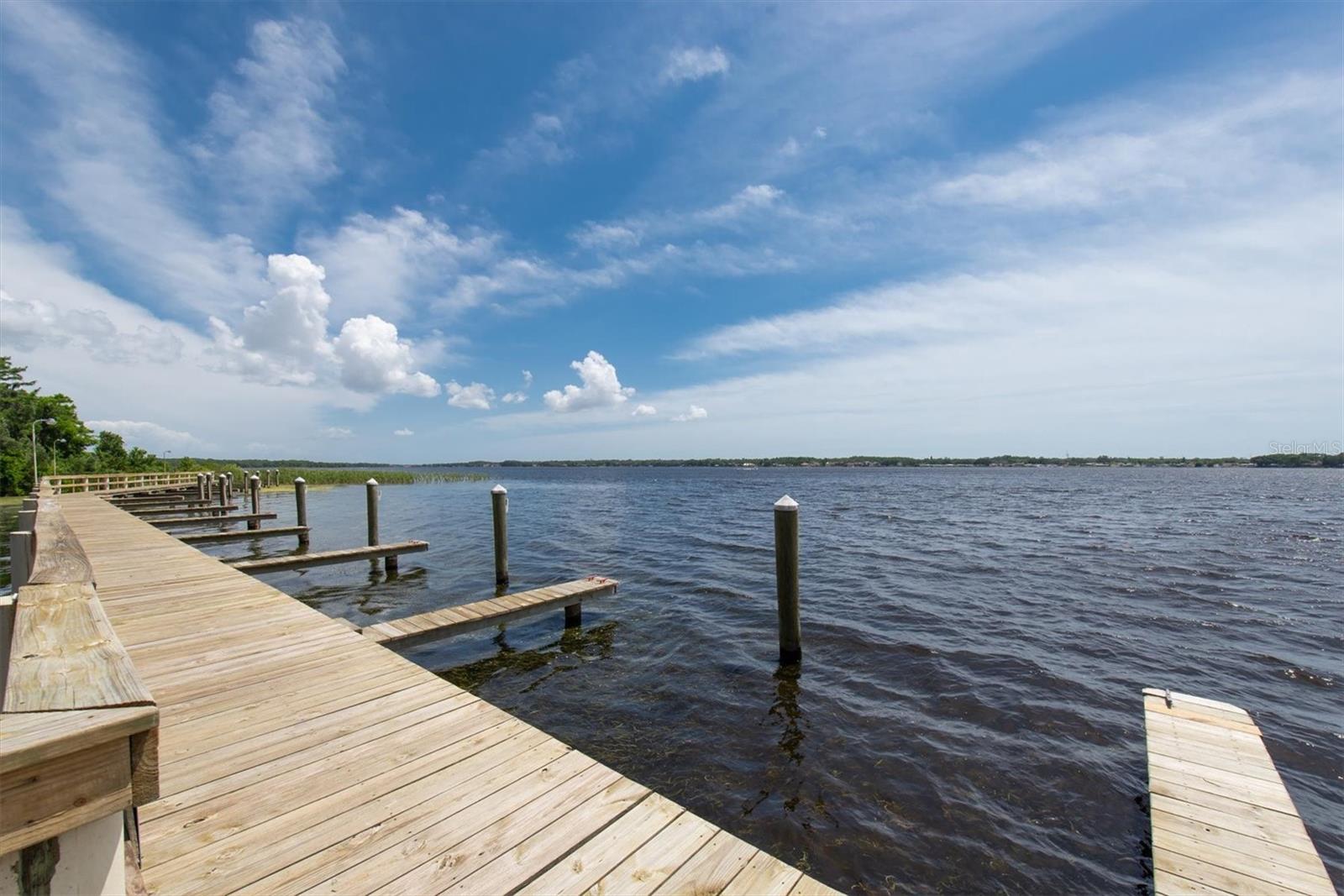 Listing photo id 68 for 3716 Janus Way