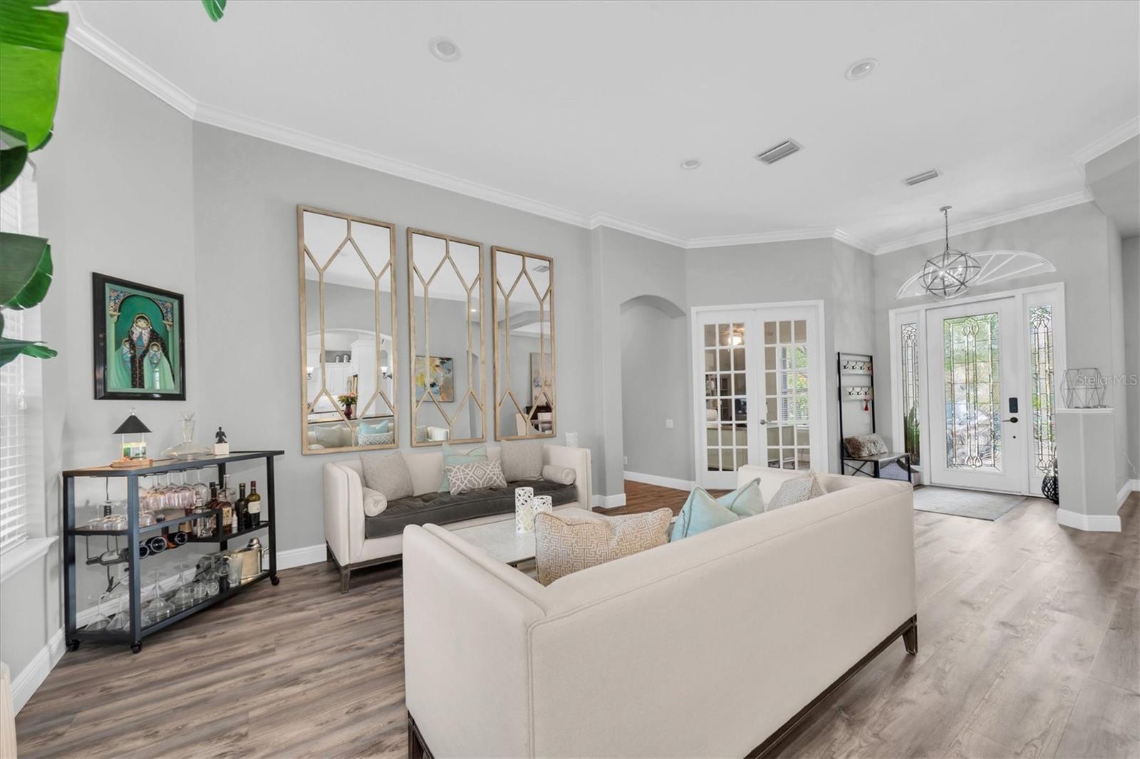 Listing photo id 6 for 3716 Janus Way