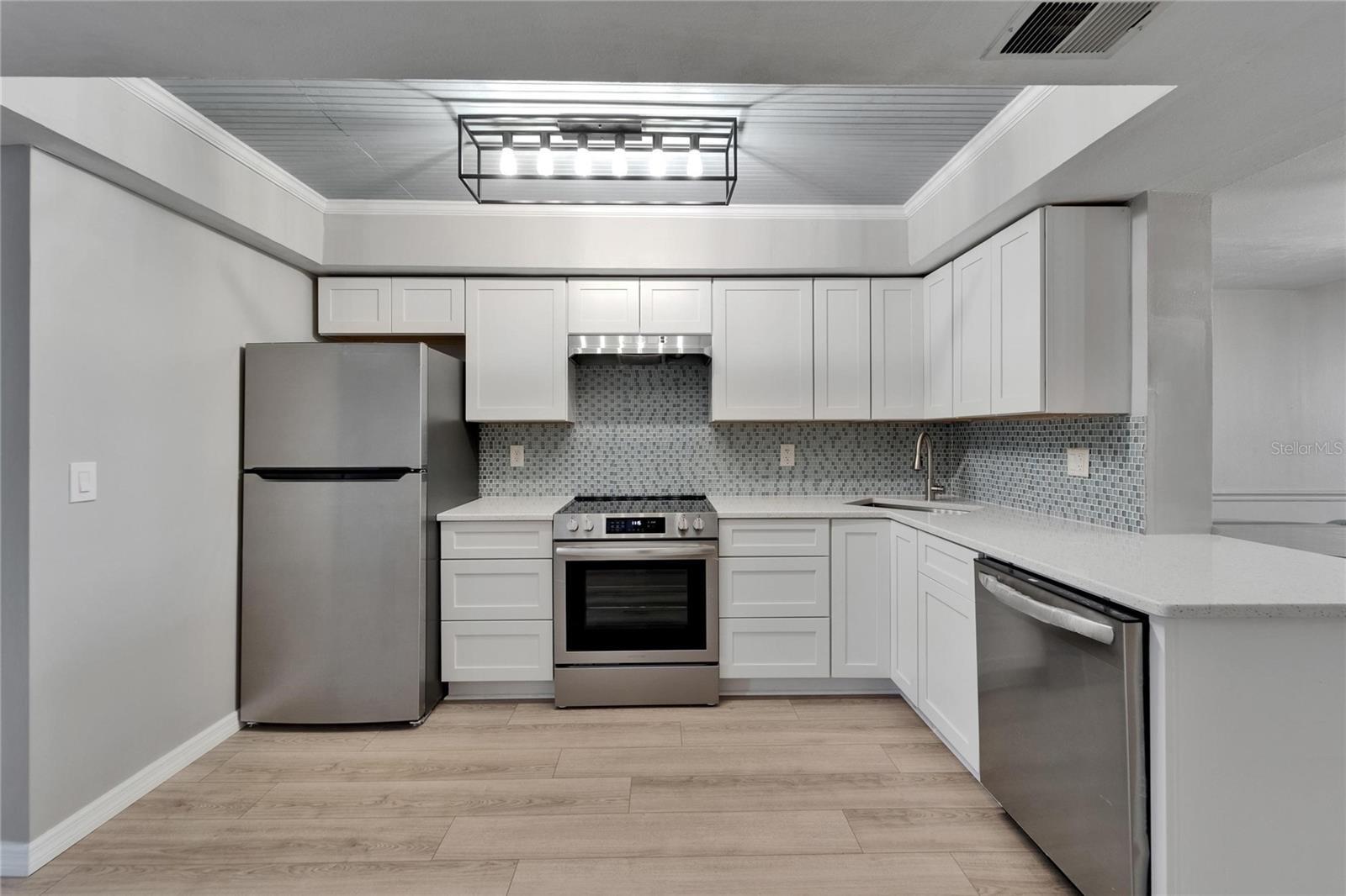 Image 14 of 81 For 1028 Apollo Beach Boulevard 21