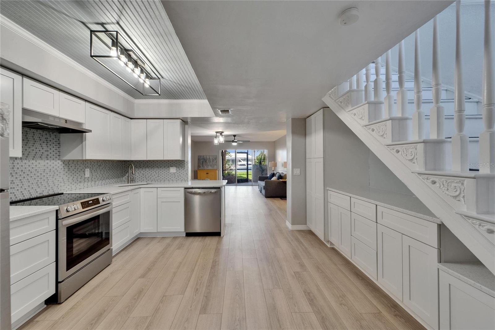 Image 16 of 81 For 1028 Apollo Beach Boulevard 21