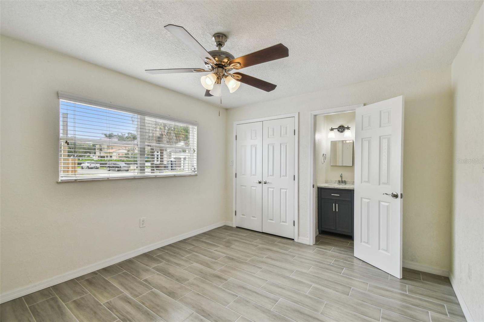 Image 26 of 33 For 208 Danube Avenue 101