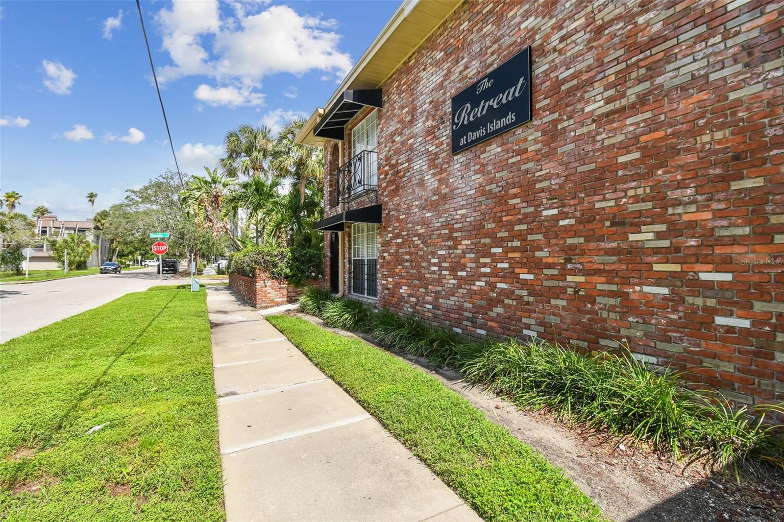 Image 3 of 33 For 208 Danube Avenue 101