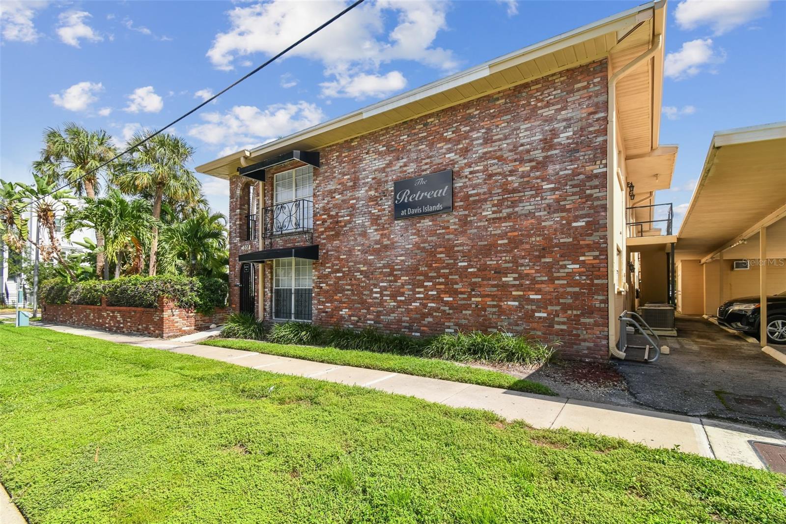 Image 4 of 33 For 208 Danube Avenue 101