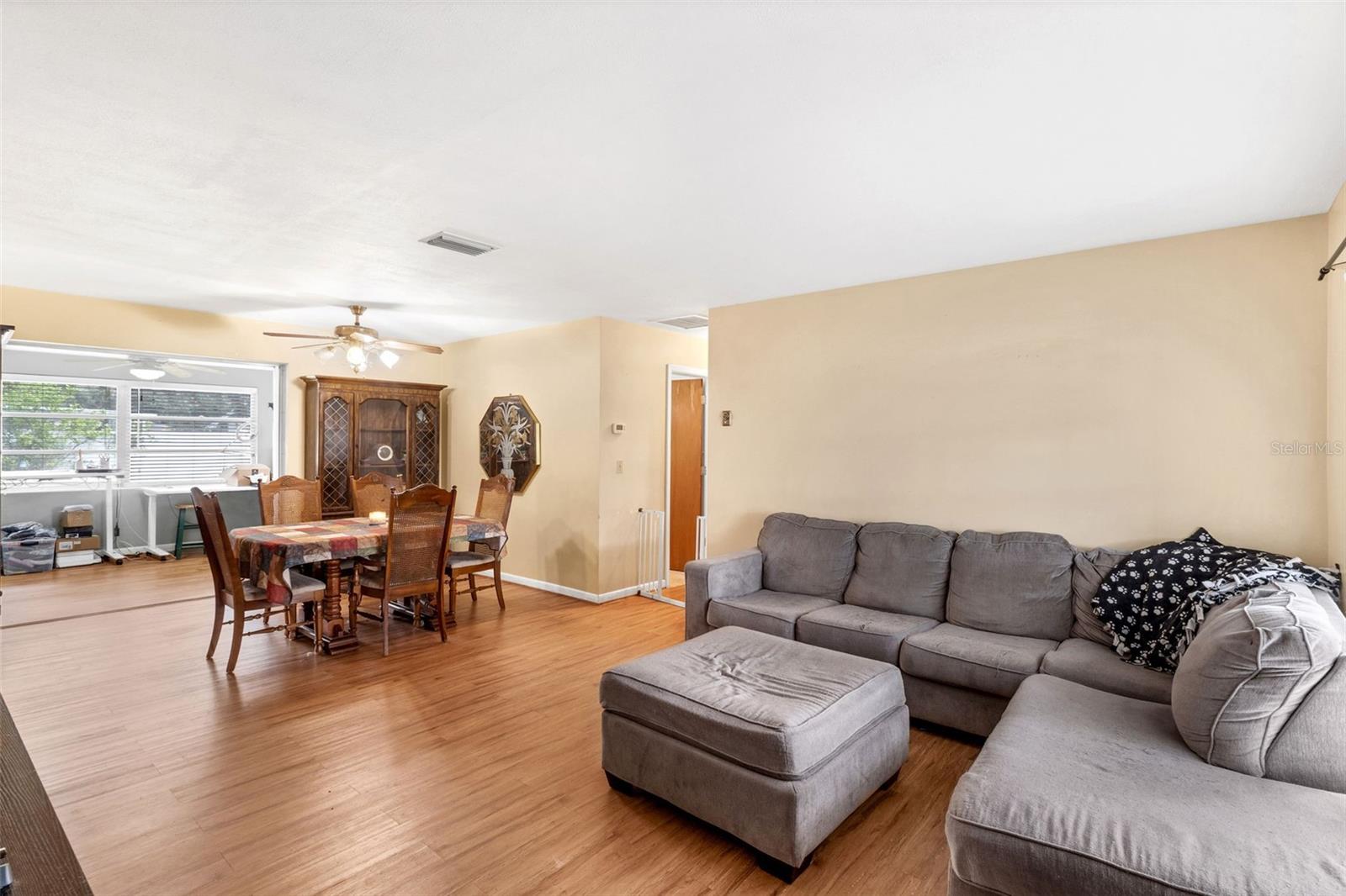 Image 22 of 40 For 2222 Euclid Circle N
