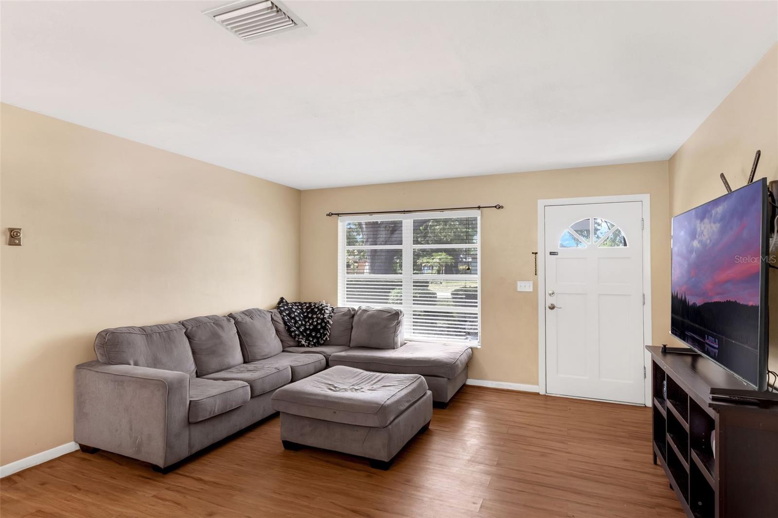 Image 23 of 40 For 2222 Euclid Circle N