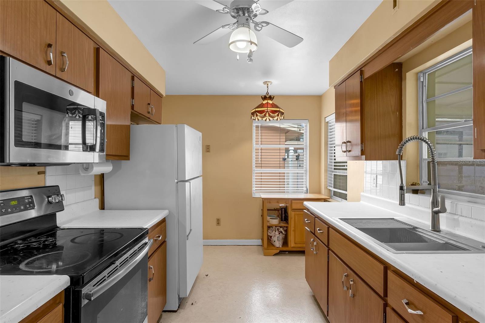 Image 6 of 40 For 2222 Euclid Circle N