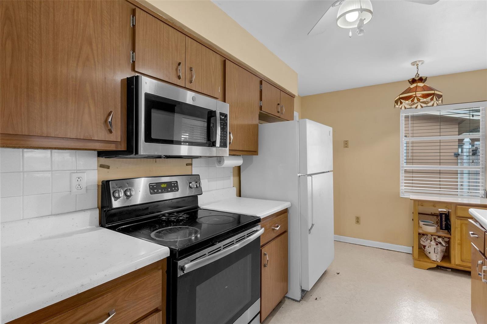 Image 8 of 40 For 2222 Euclid Circle N