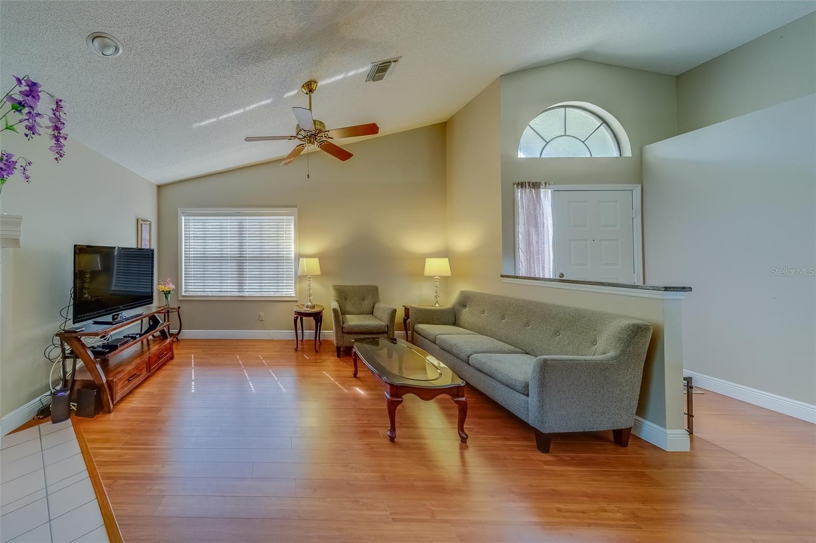 Image 6 of 36 For 2749 Countryside Boulevard 4