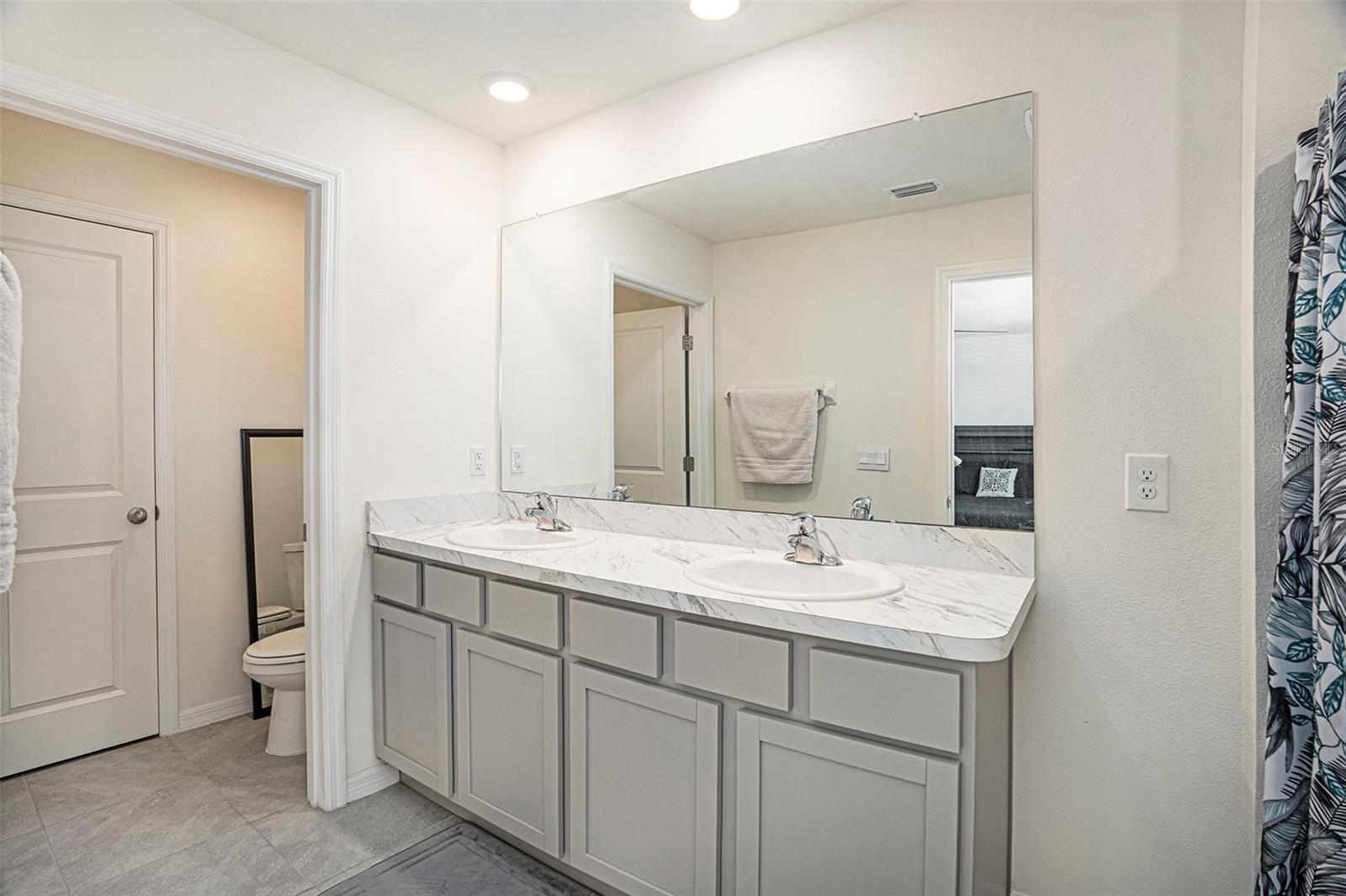 Image 23 of 37 For 38311 Sonnet Landing Avenue
