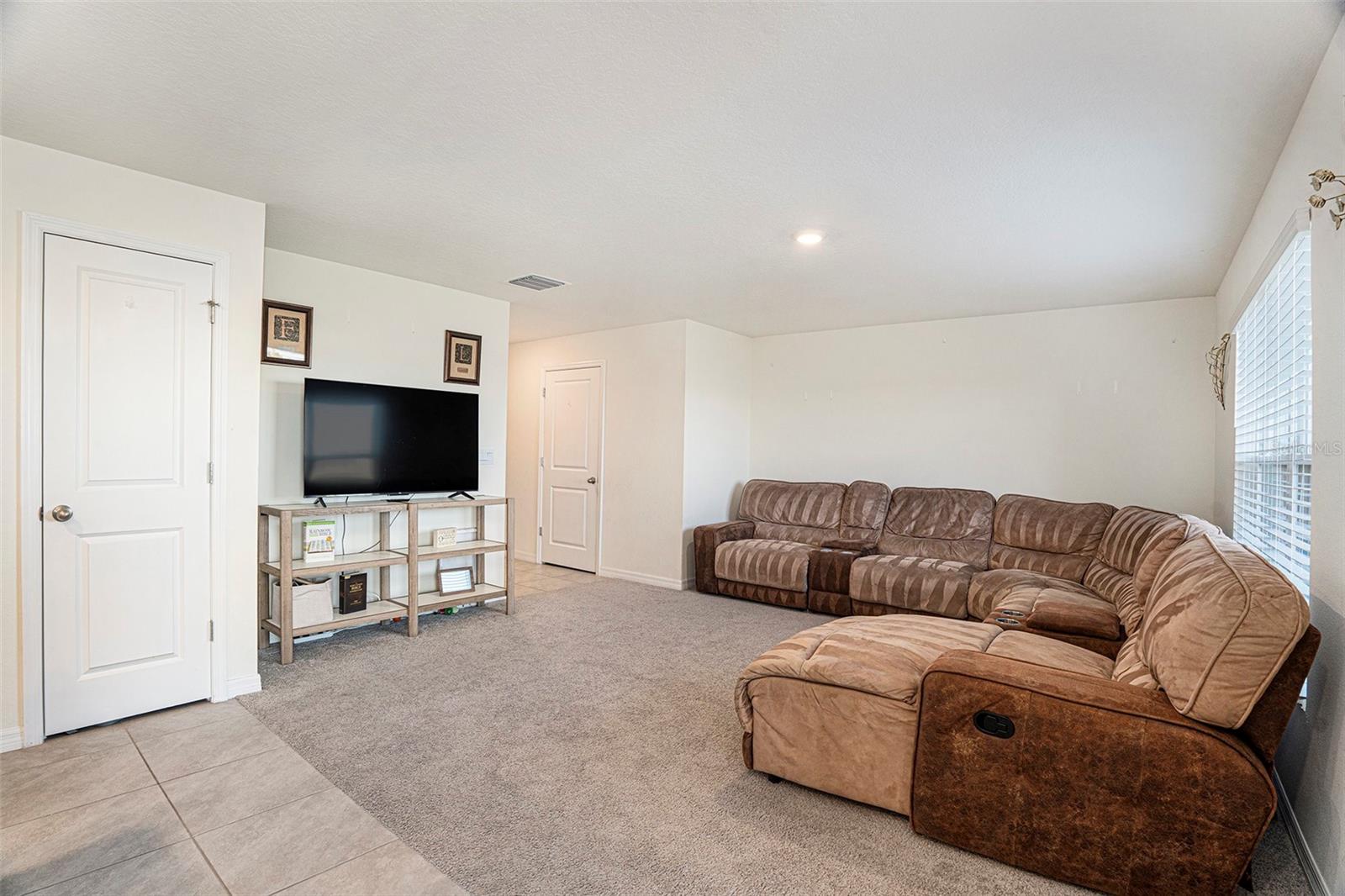 Image 8 of 37 For 38311 Sonnet Landing Avenue