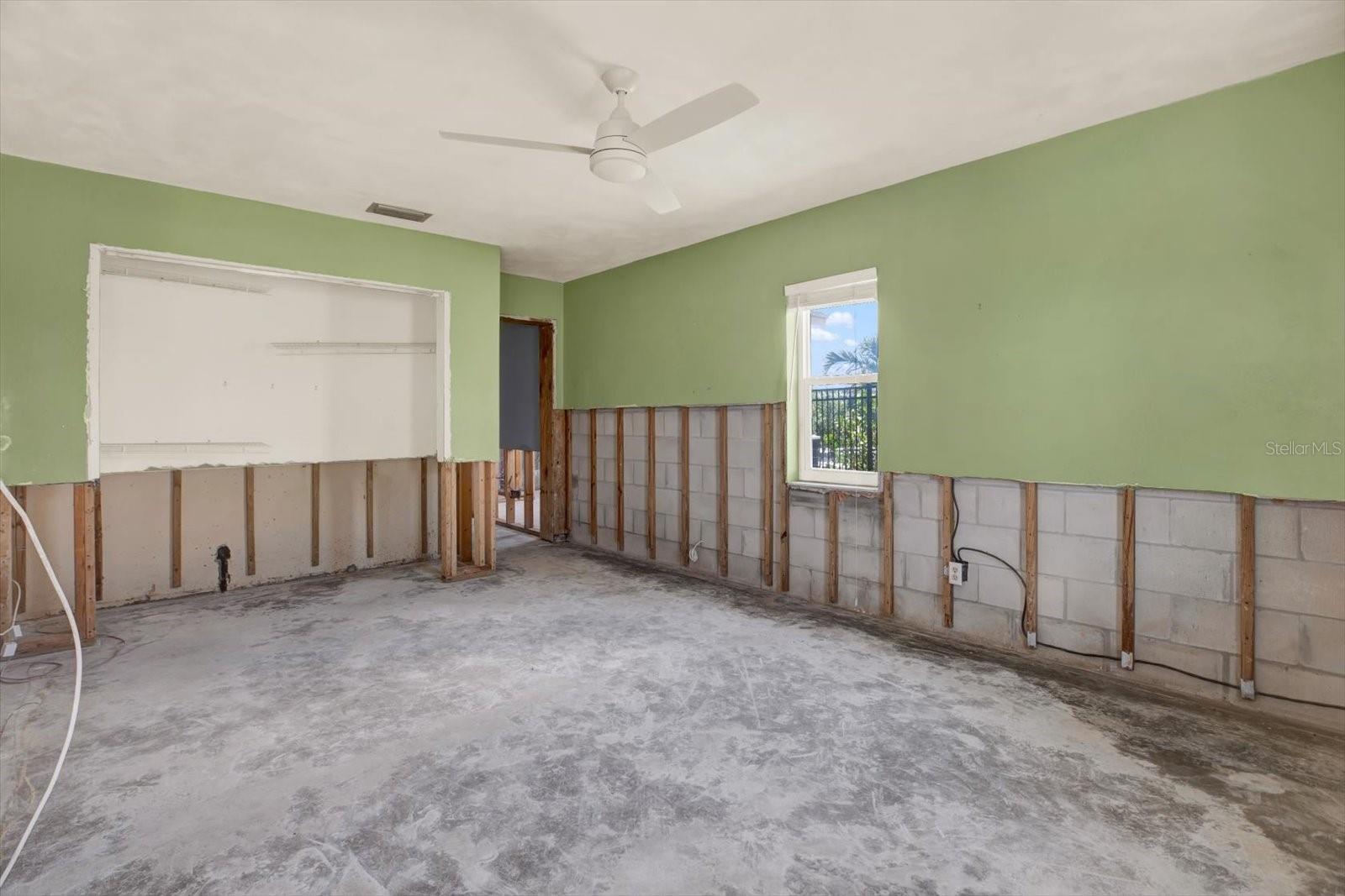 Image 12 of 23 For 11628 Grove Street
