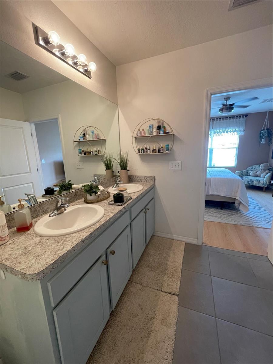 Image 13 of 26 For 5504 Raymond Way