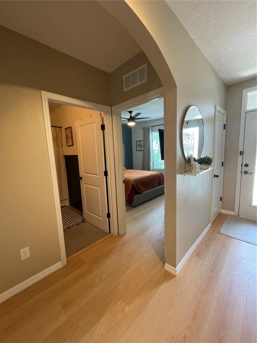 Image 5 of 26 For 5504 Raymond Way