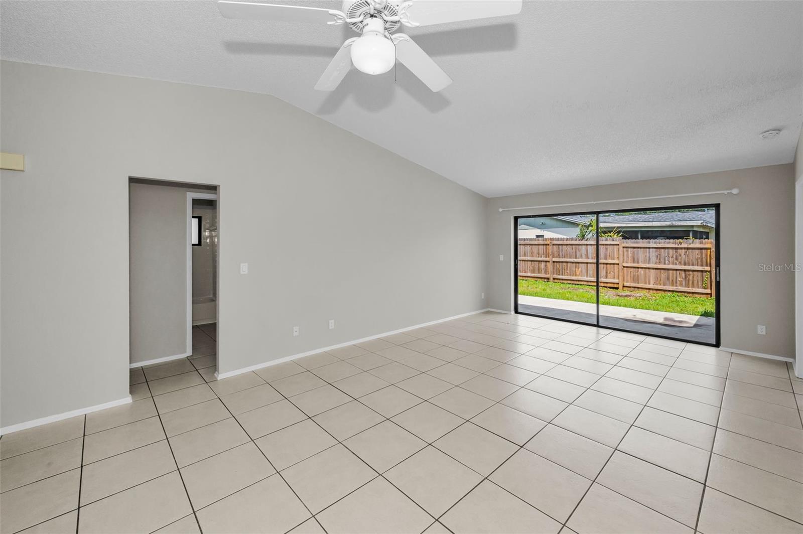 Image 7 of 24 For 843 Greenfield Drive