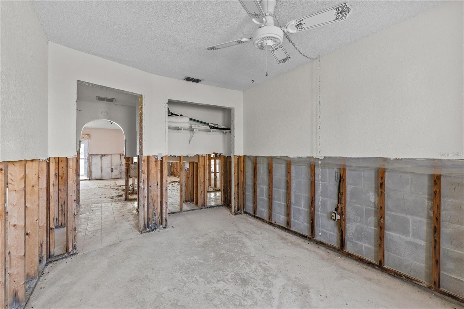 Image 12 of 33 For 4274 Deleon Drive
