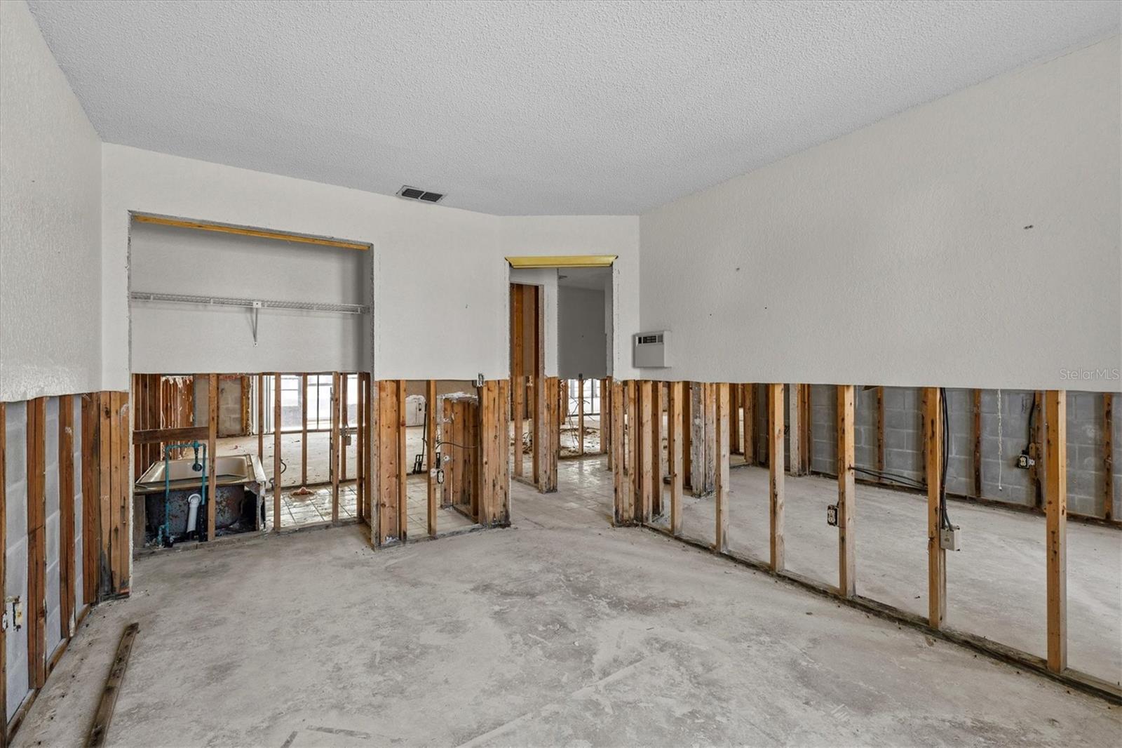 Image 14 of 33 For 4274 Deleon Drive