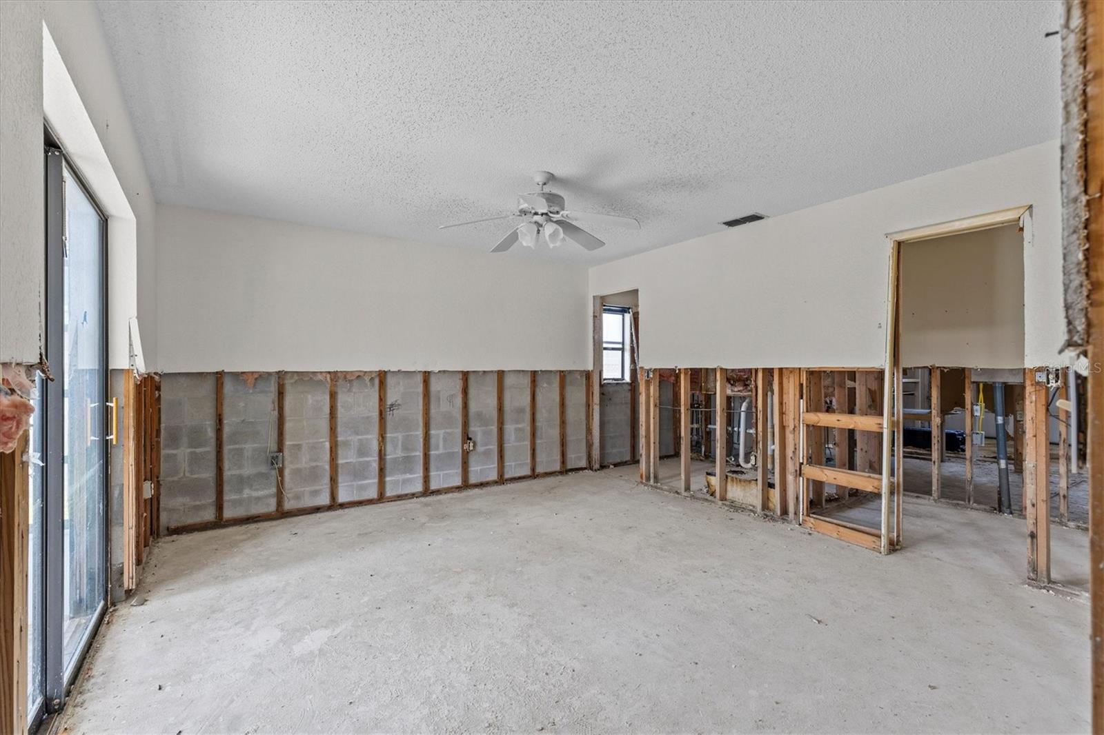 Image 17 of 33 For 4274 Deleon Drive