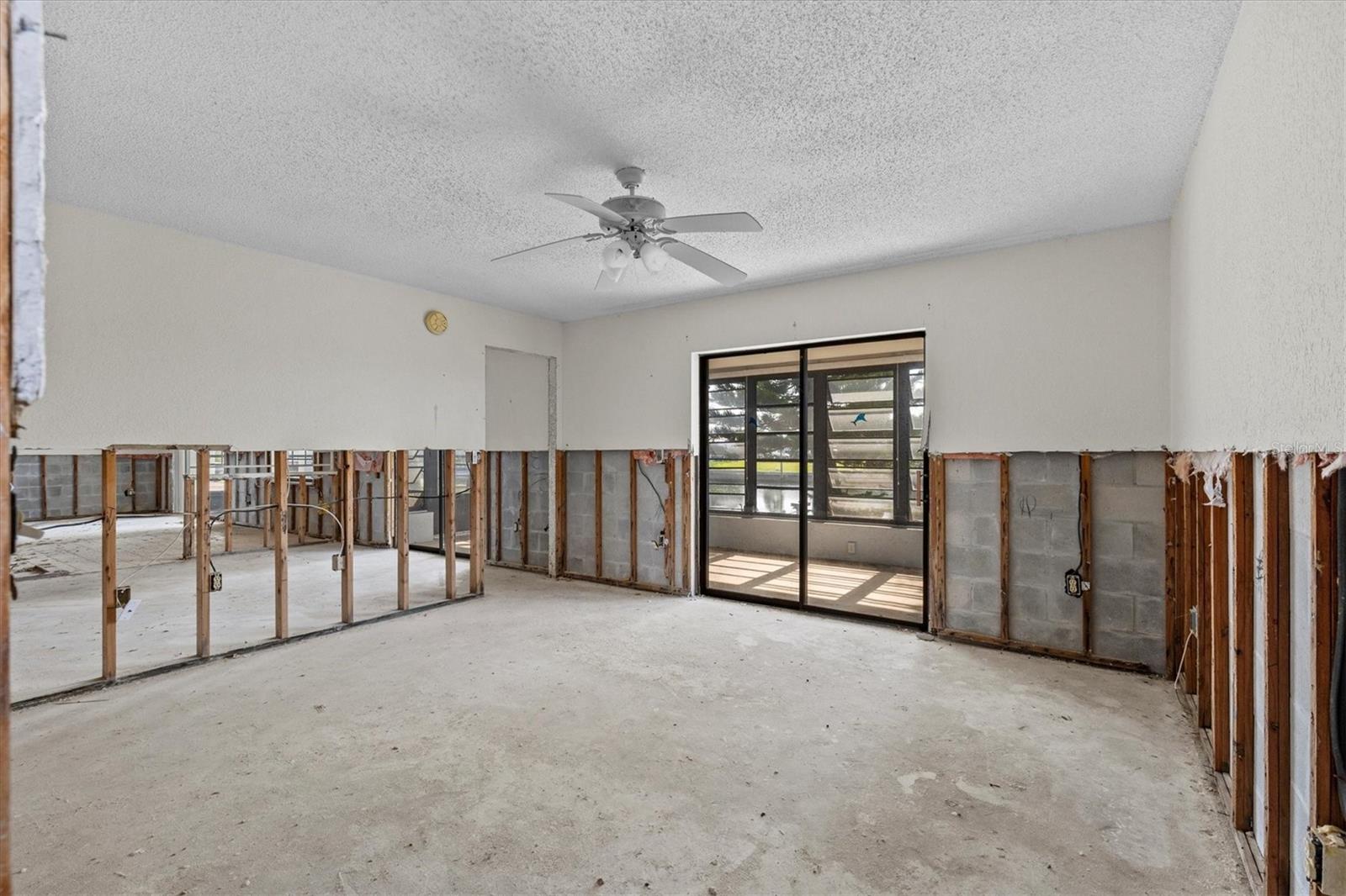 Image 18 of 33 For 4274 Deleon Drive