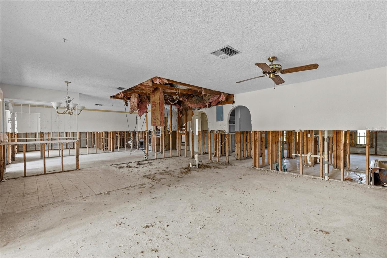 Image 6 of 33 For 4274 Deleon Drive