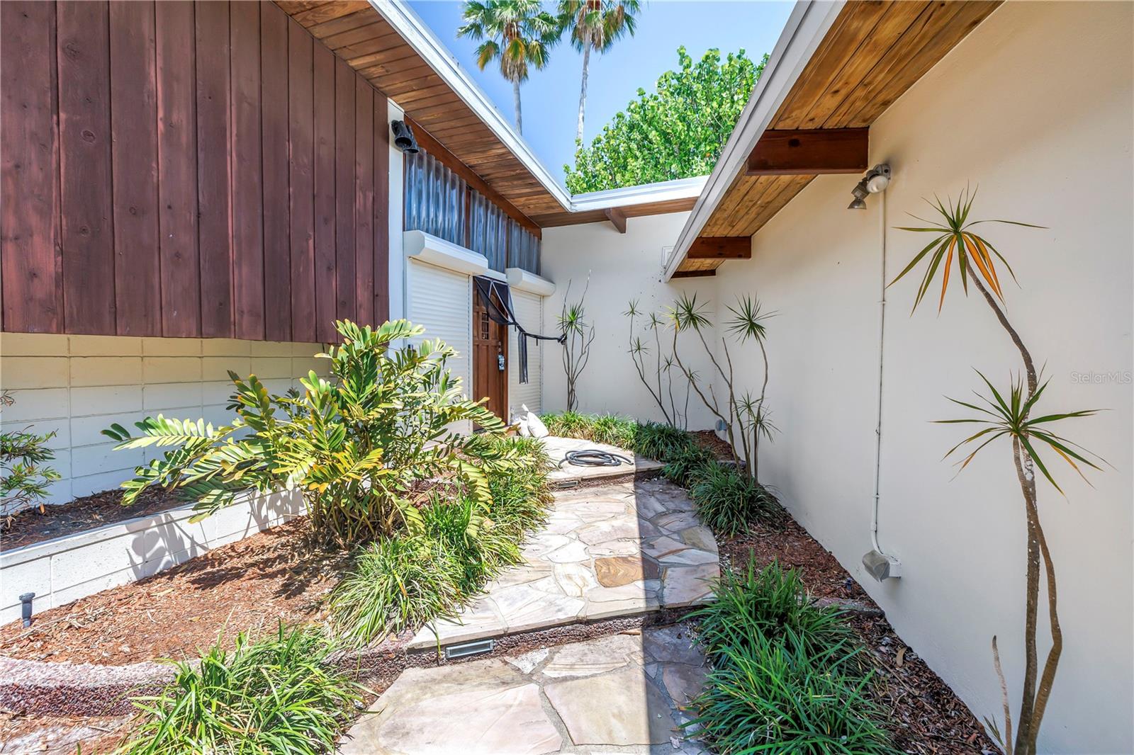 Image 8 of 60 For 31 Dolphin Drive