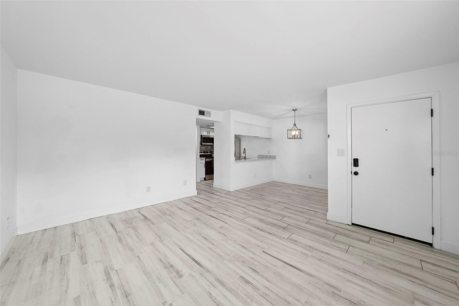 Image 11 of 33 For 3102 Horatio Street 13