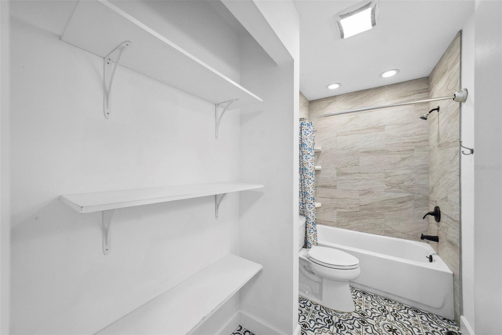 Image 18 of 33 For 3102 Horatio Street 13