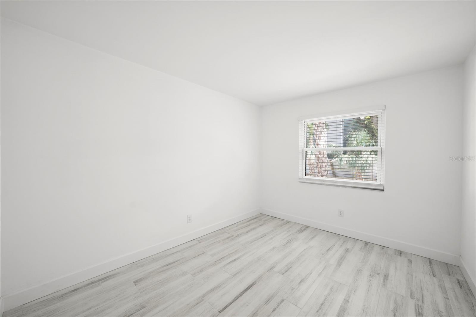 Image 20 of 33 For 3102 Horatio Street 13