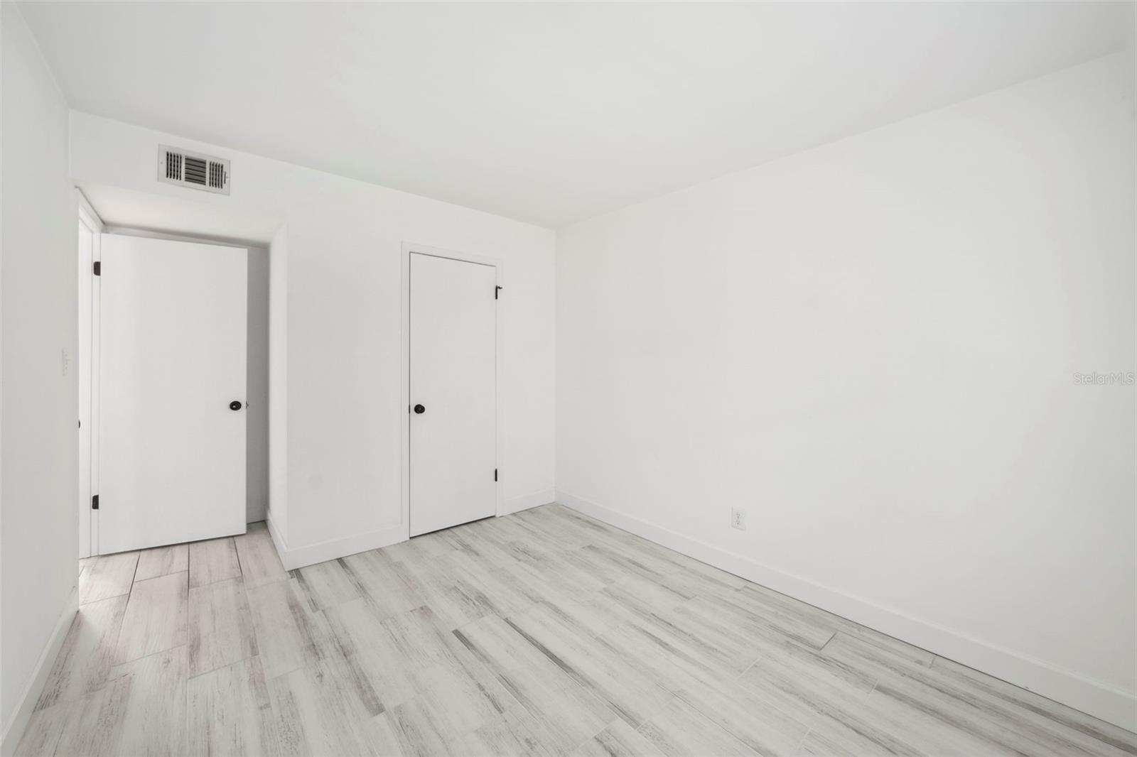 Image 21 of 33 For 3102 Horatio Street 13