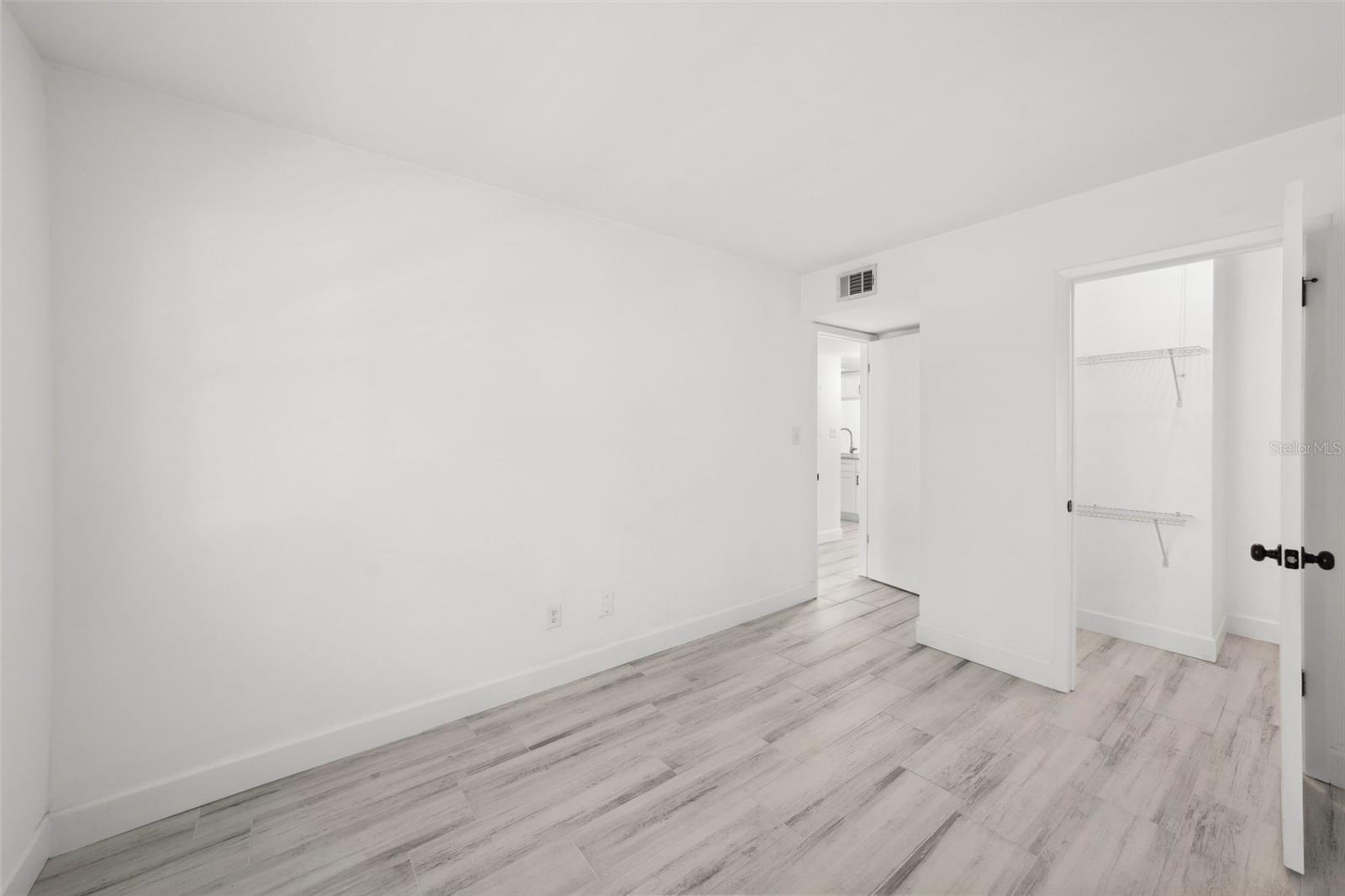 Image 22 of 33 For 3102 Horatio Street 13