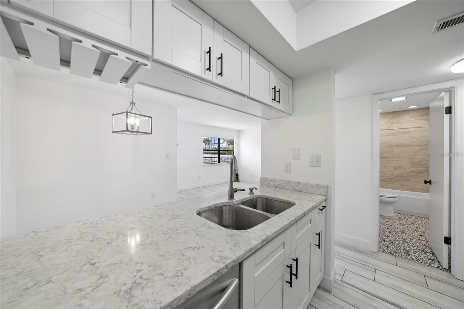 Image 6 of 33 For 3102 Horatio Street 13