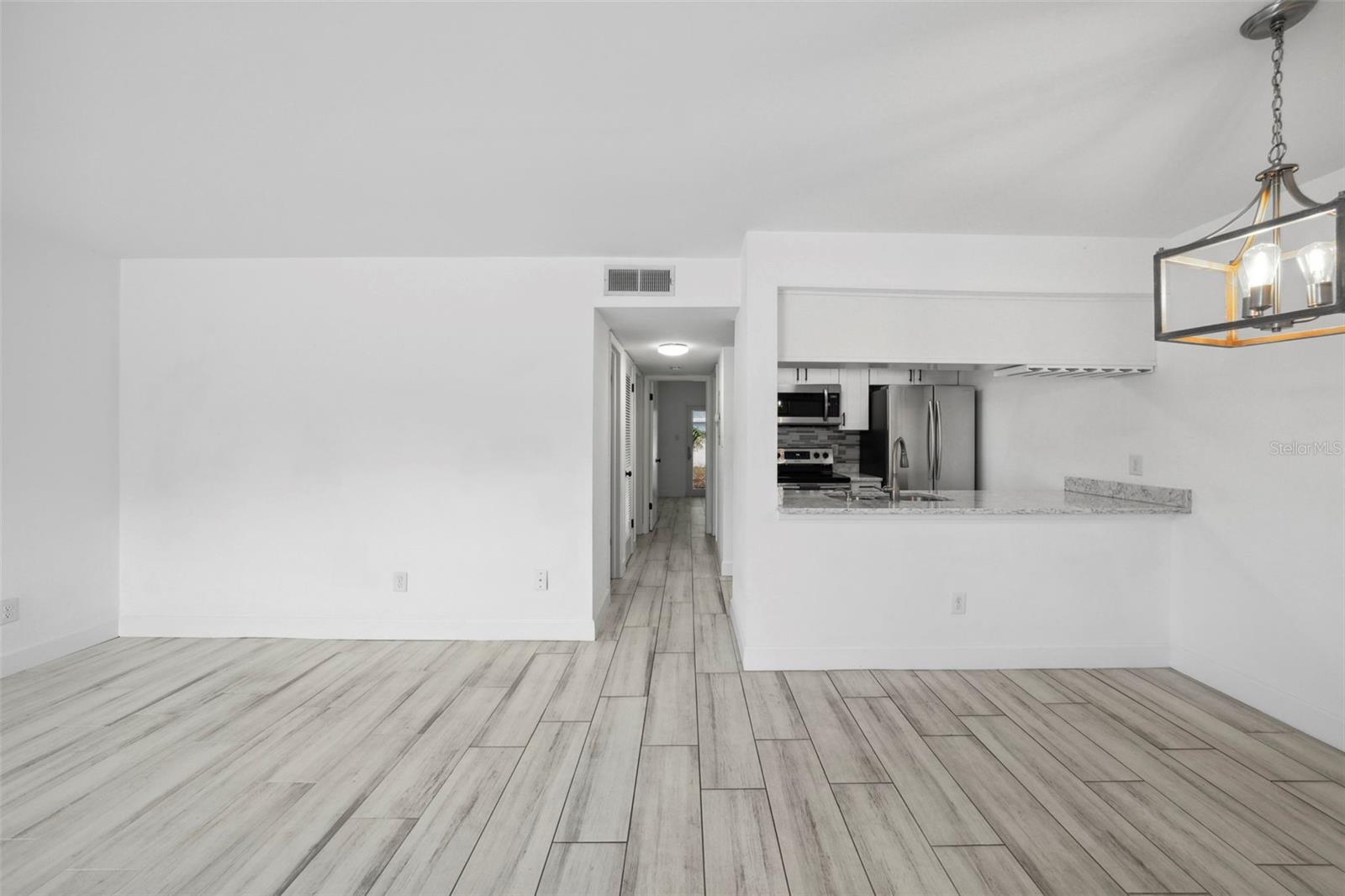 Image 7 of 33 For 3102 Horatio Street 13