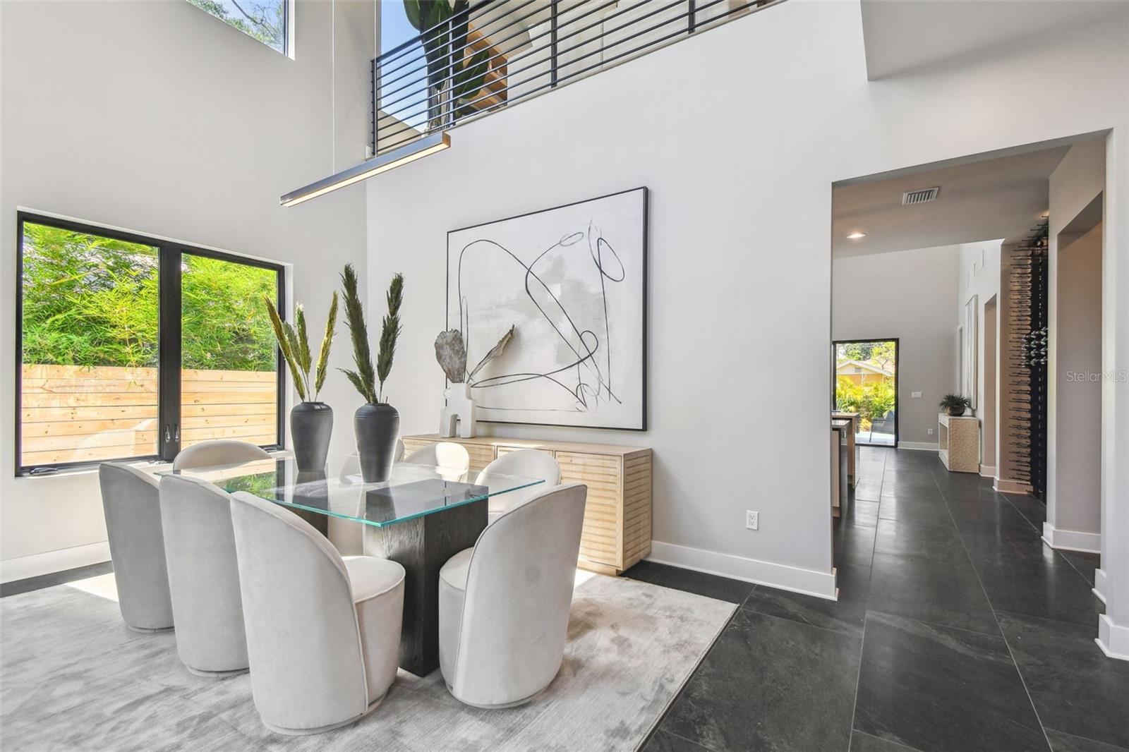 Listing photo id 17 for 715 Peninsular Street